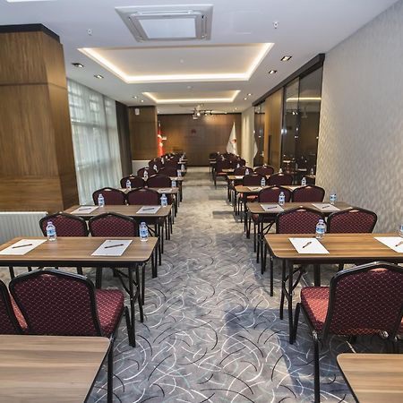 Honour Hotel 尼代 外观 照片