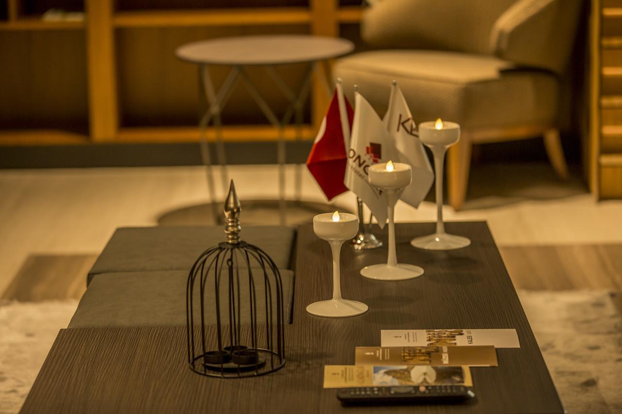 Honour Hotel 尼代 外观 照片