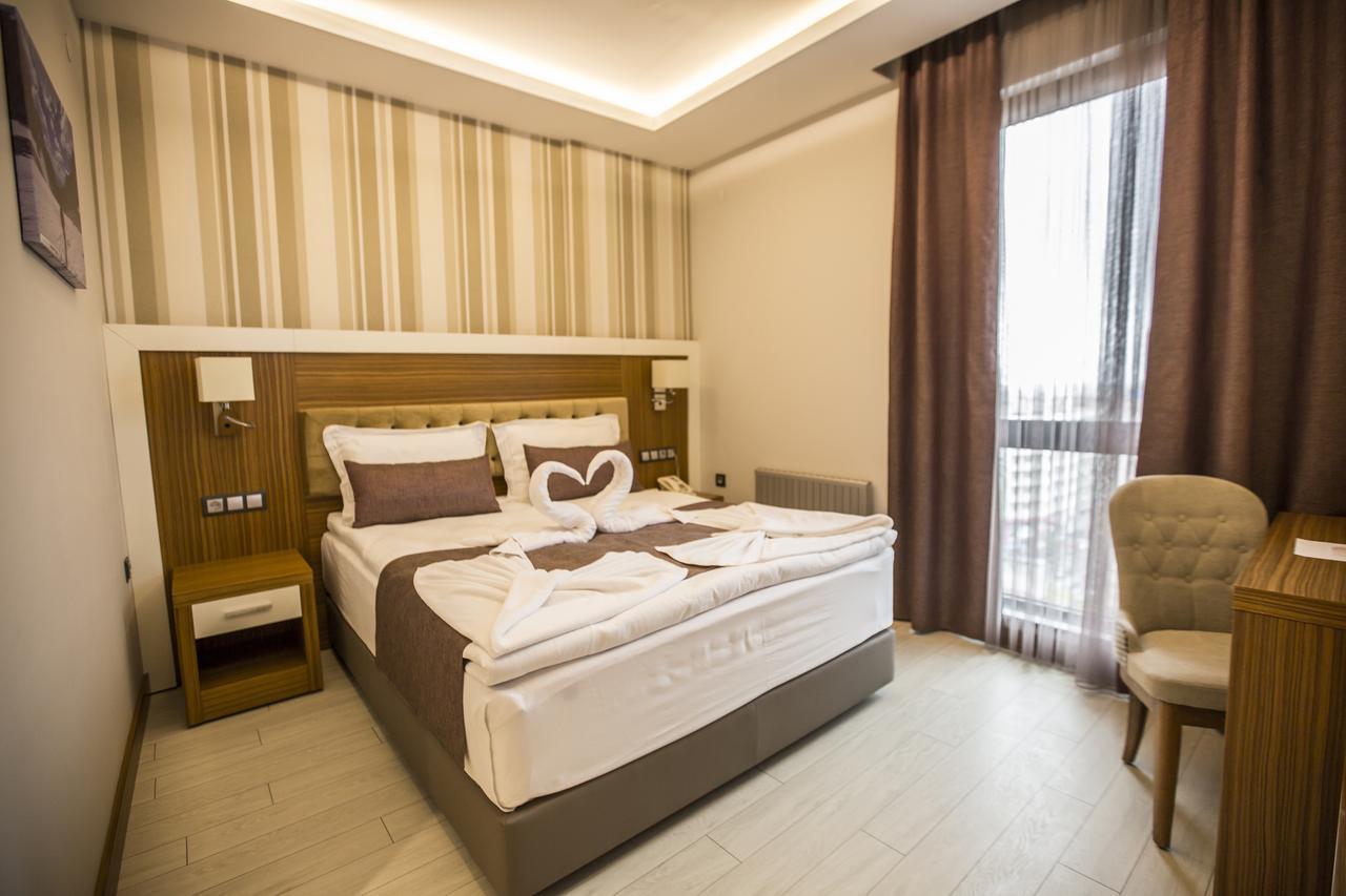 Honour Hotel 尼代 外观 照片