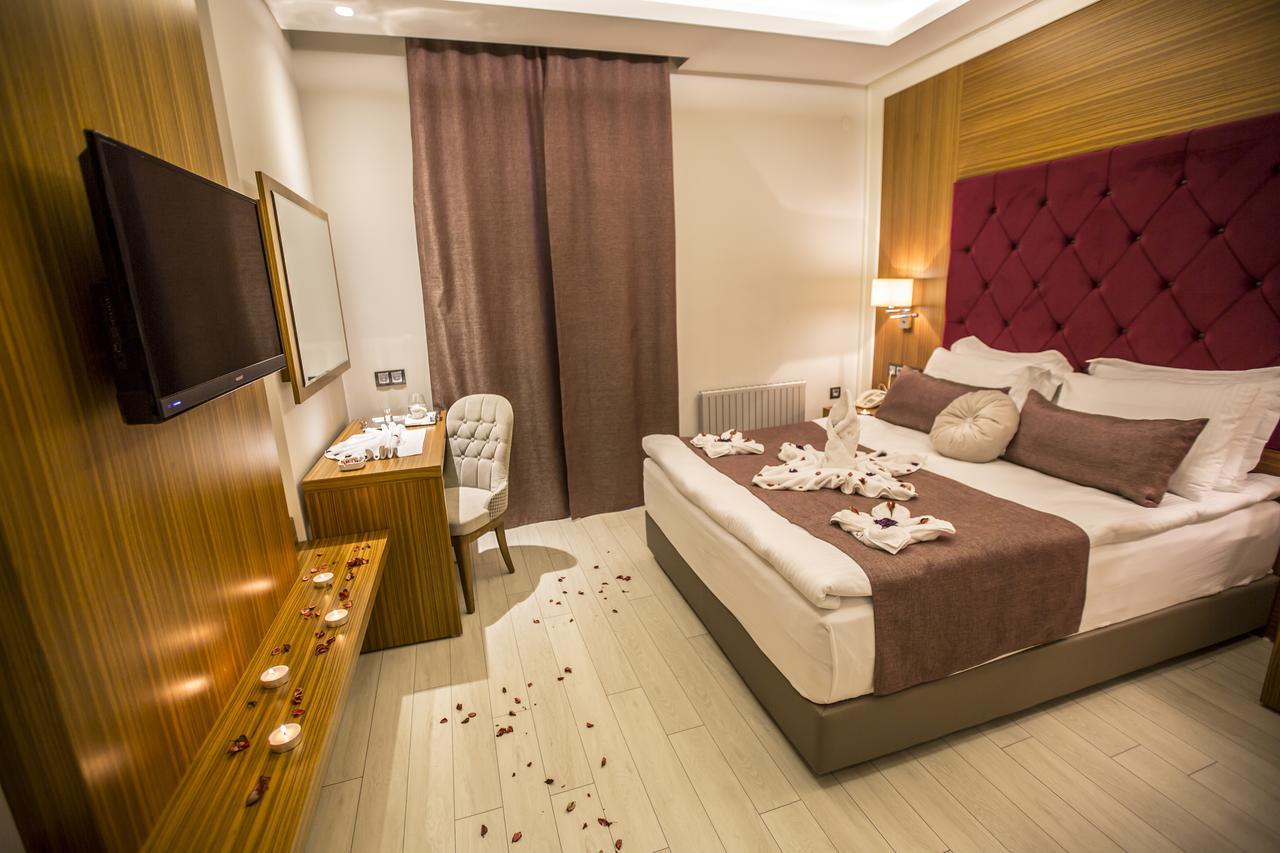 Honour Hotel 尼代 外观 照片