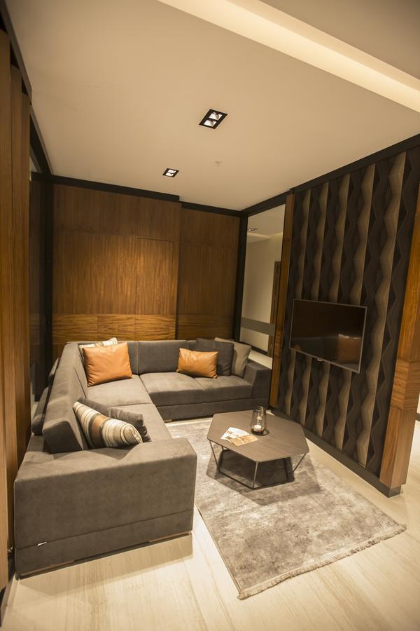Honour Hotel 尼代 外观 照片